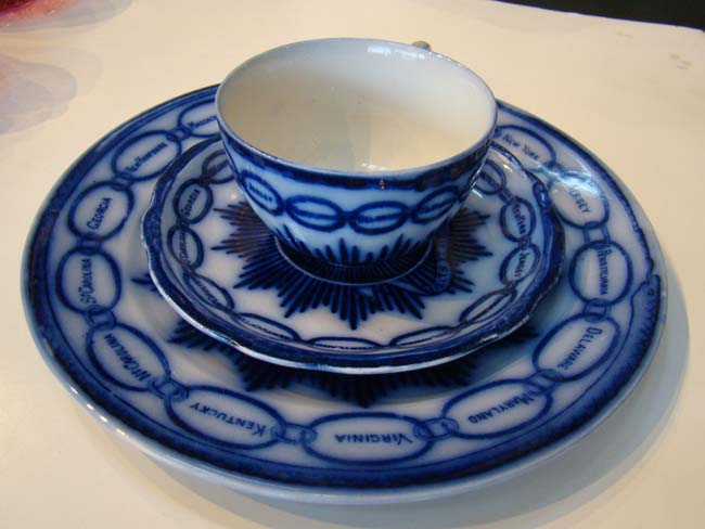 A fine Martha Washington vintage "Chain of 15 States" tea cup, saucer and dessert plate circa 1895